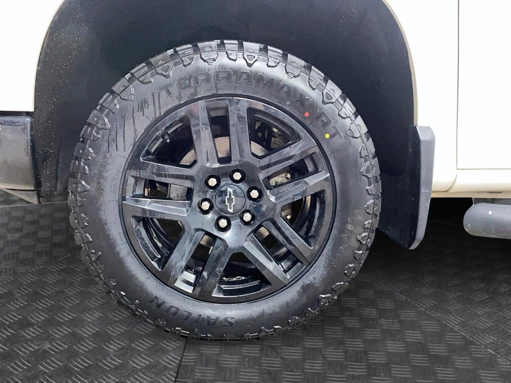 2022 Chevrolet Silverado 1500 in Baie-Comeau, Quebec - 6 - w1024h768px