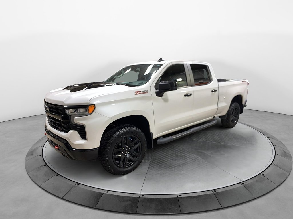 2022 Chevrolet Silverado 1500 in Baie-Comeau, Quebec - 1 - w1024h768px