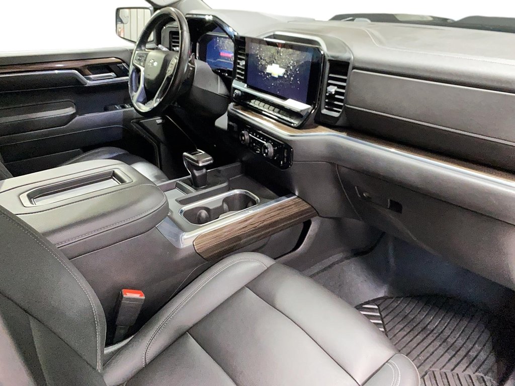 2022 Chevrolet Silverado 1500 in Baie-Comeau, Quebec - 21 - w1024h768px