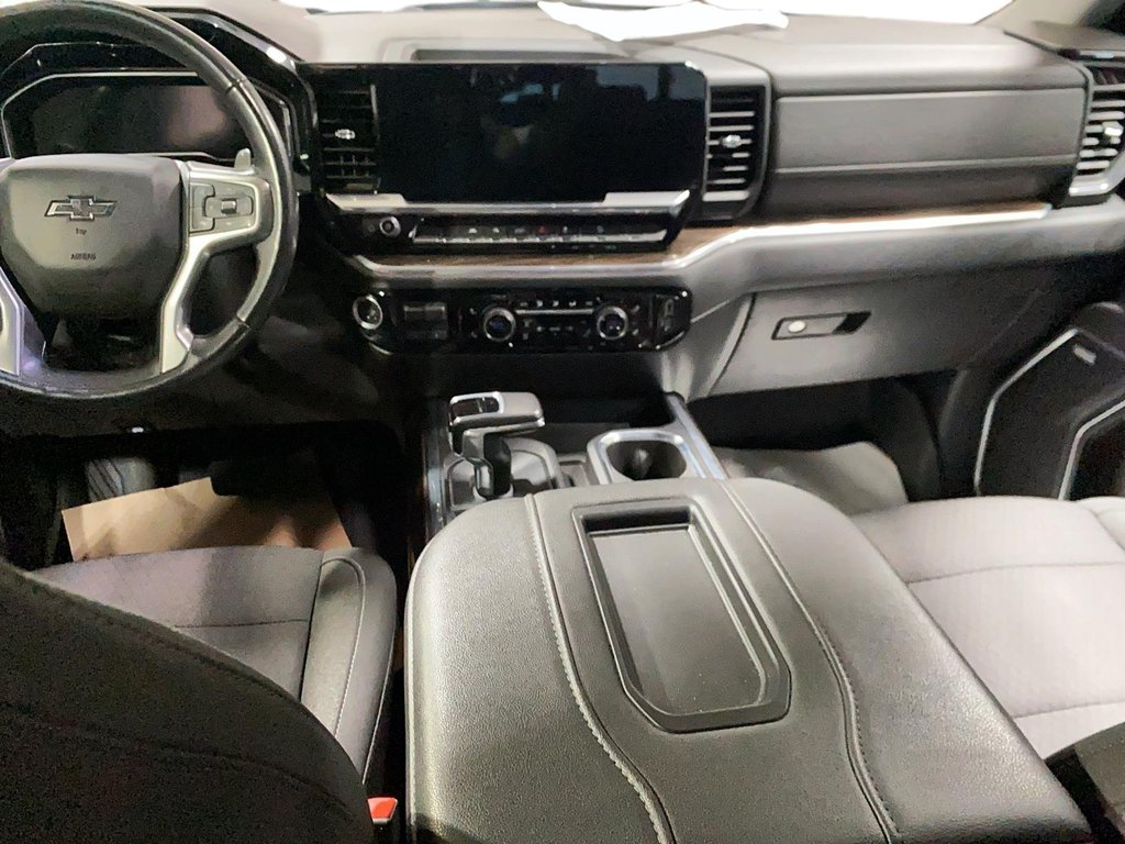 Chevrolet Silverado 1500 RST 2022 à Jonquière, Québec - 10 - w1024h768px