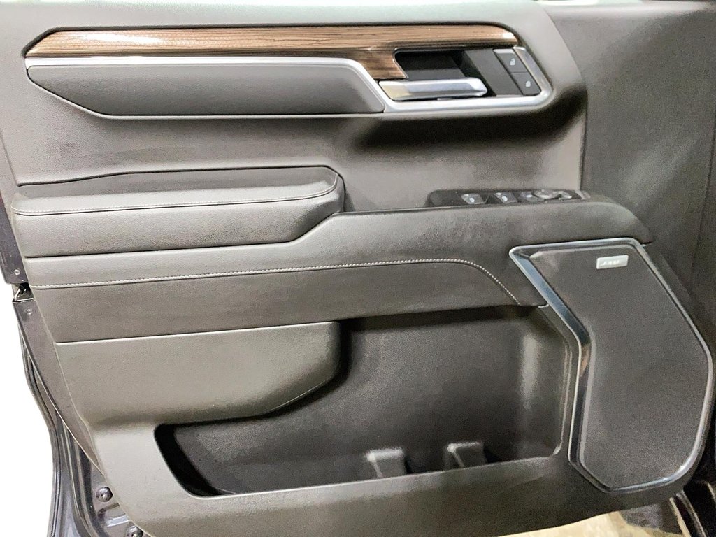 Chevrolet Silverado 1500 RST 2022 à Jonquière, Québec - 11 - w1024h768px