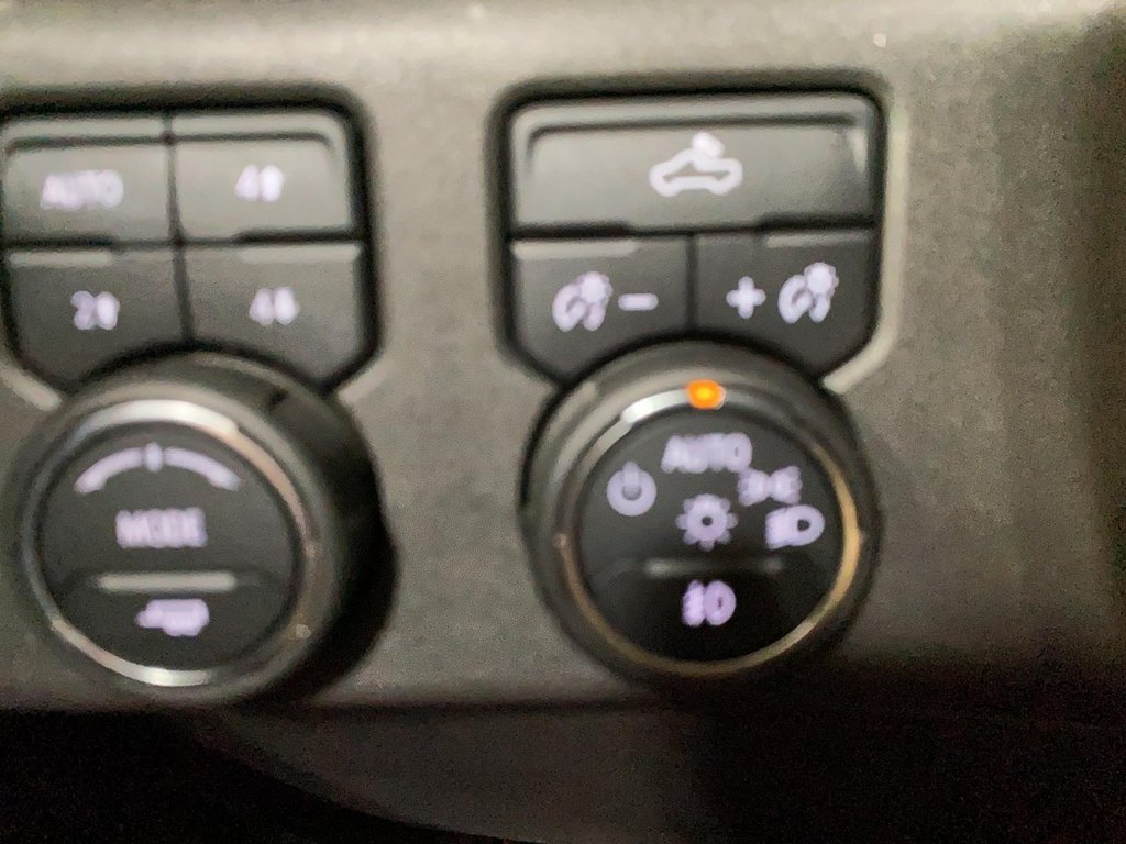 Chevrolet Silverado 1500 RST 2022 à Jonquière, Québec - 23 - w1024h768px