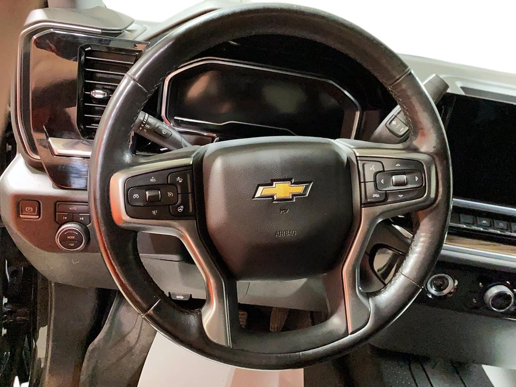 Chevrolet Silverado 1500  2022 à Jonquière, Québec - 11 - w1024h768px