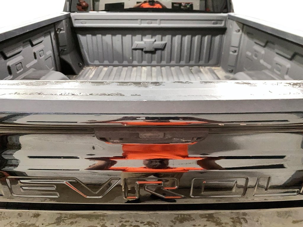 Chevrolet Silverado 1500  2022 à Jonquière, Québec - 4 - w1024h768px