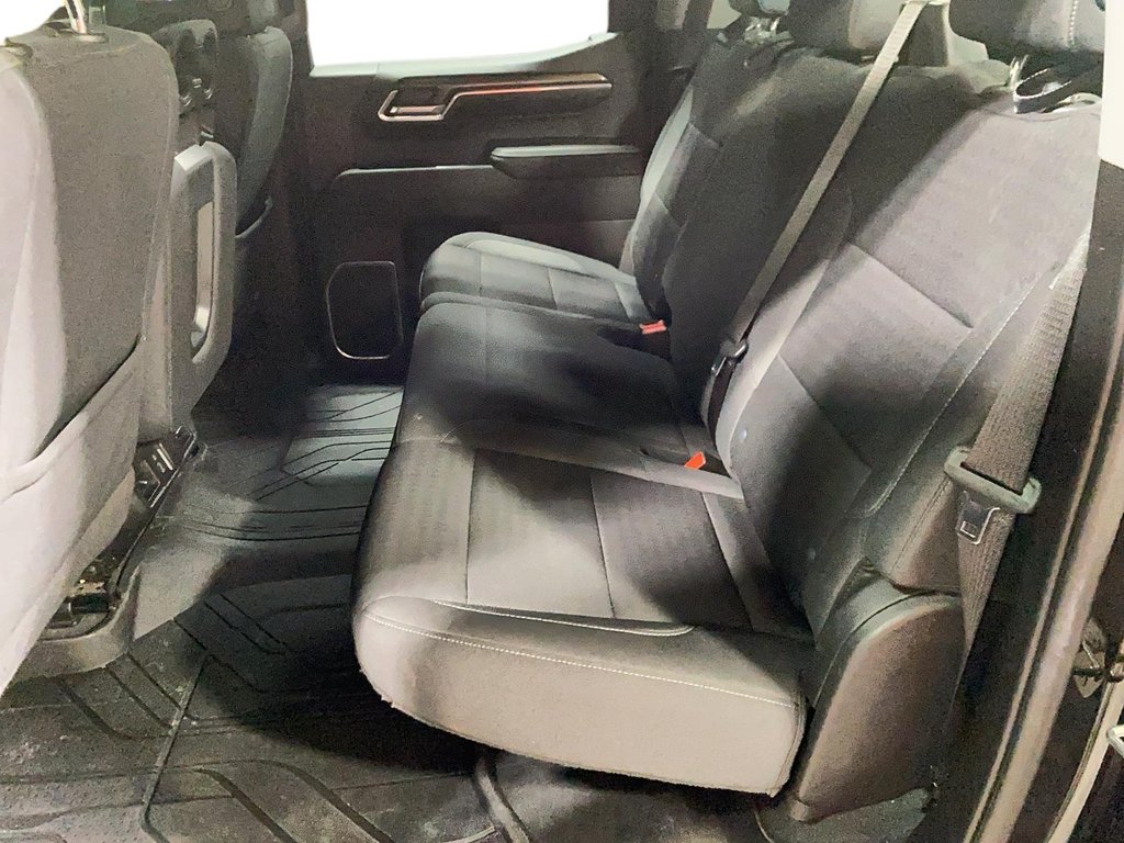 Chevrolet Silverado 1500  2022 à Jonquière, Québec - 7 - w1024h768px