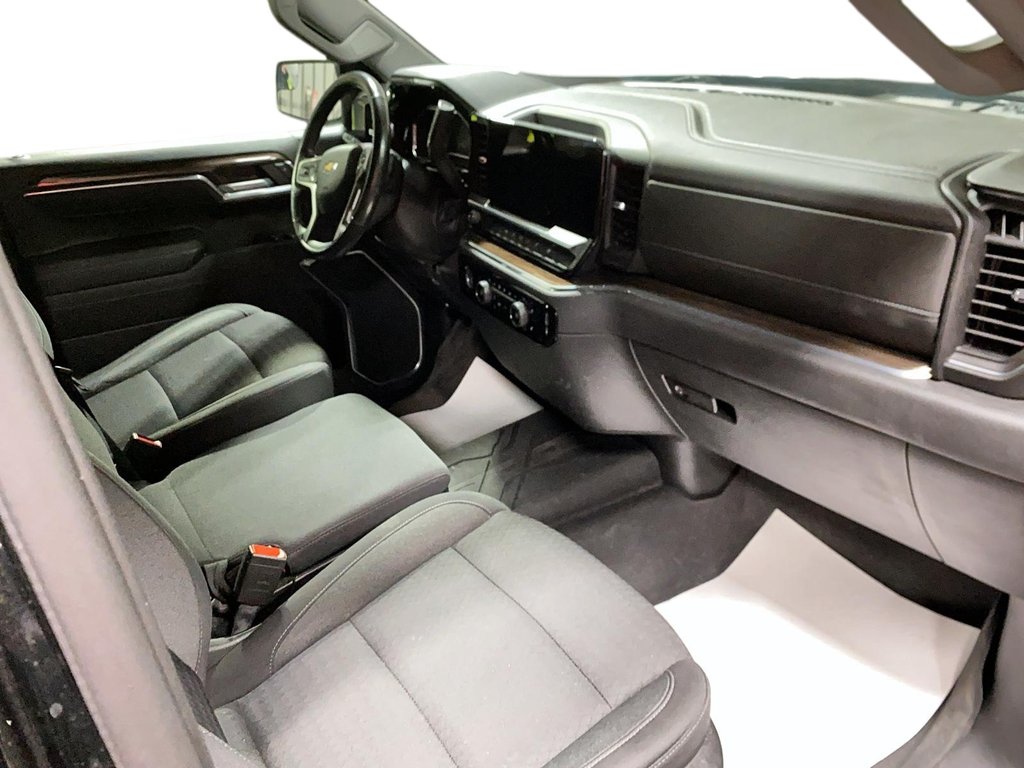 Chevrolet Silverado 1500  2022 à Jonquière, Québec - 17 - w1024h768px