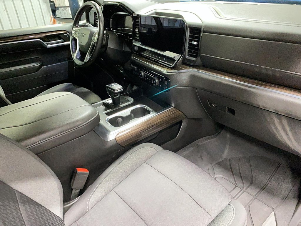 2023 Chevrolet Silverado 1500 in Jonquière, Quebec - 16 - w1024h768px
