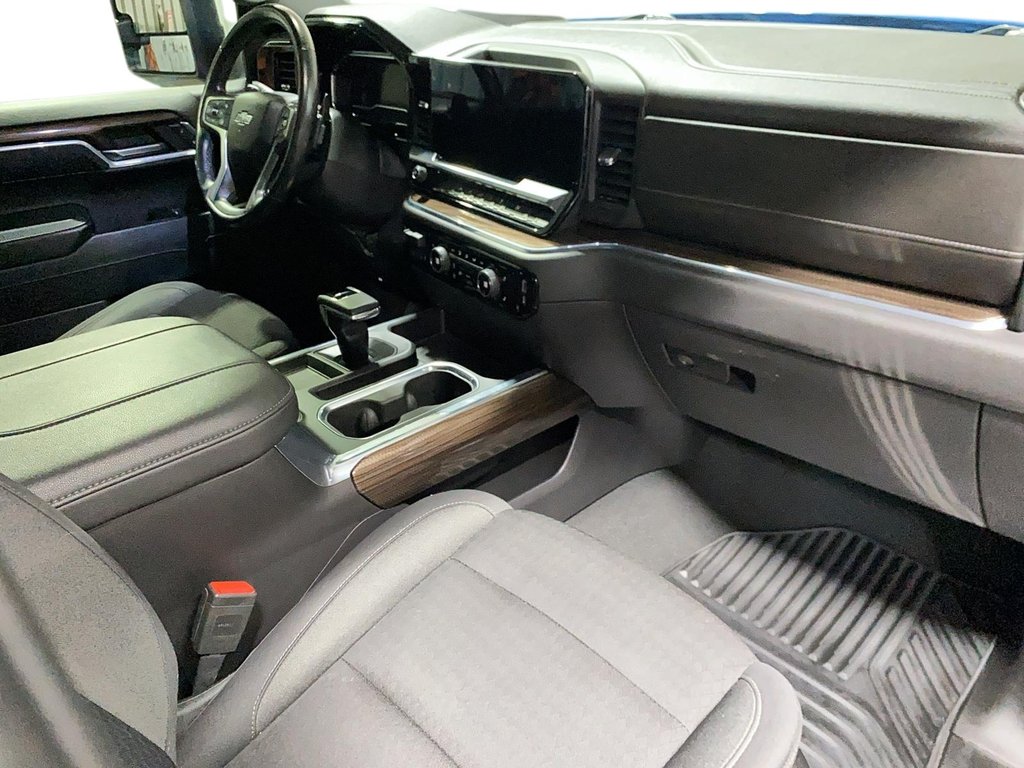 2023 Chevrolet Silverado 1500 in Jonquière, Quebec - 22 - w1024h768px