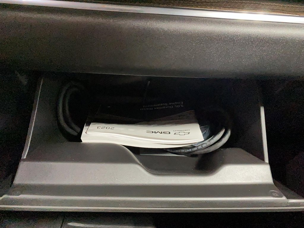 2023 Chevrolet Silverado 1500 in Jonquière, Quebec - 20 - w1024h768px