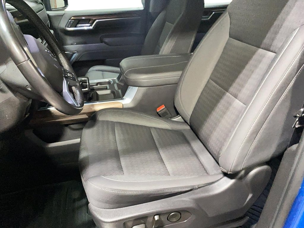 2023 Chevrolet Silverado 1500 in Jonquière, Quebec - 10 - w1024h768px