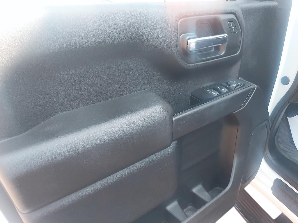 2024 Chevrolet Silverado 1500 in Jonquière, Quebec - 11 - w1024h768px