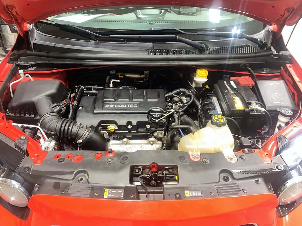 Chevrolet Sonic LT 2016 à Chicoutimi, Québec - 8 - w1024h768px