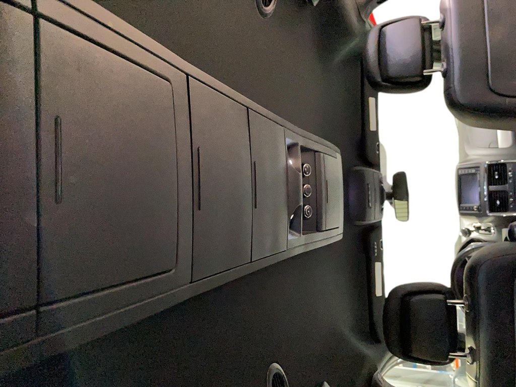 2020 Dodge Grand Caravan in Jonquière, Quebec - 14 - w1024h768px