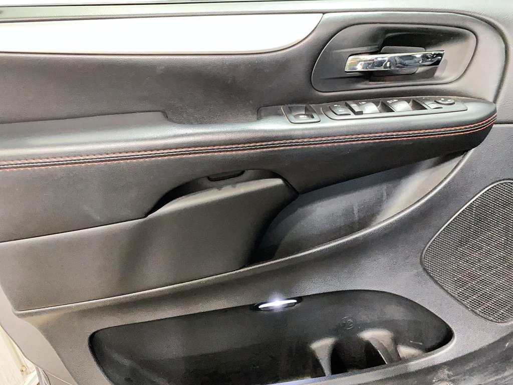 2020 Dodge Grand Caravan in Jonquière, Quebec - 10 - w1024h768px