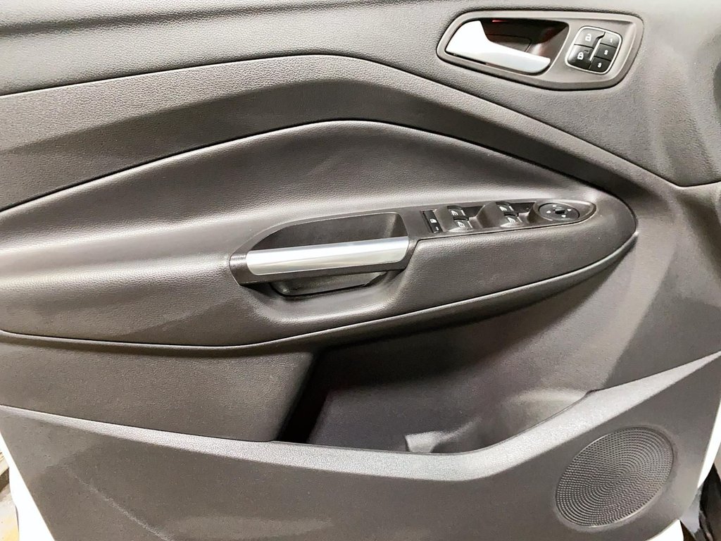 Ford Escape  2017 à Baie-Comeau, Québec - 8 - w1024h768px