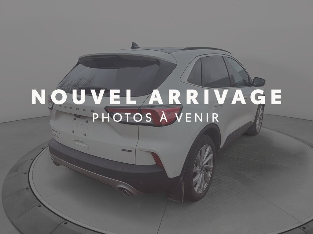 Ford Escape  2021 à Jonquière, Québec - 2 - w1024h768px