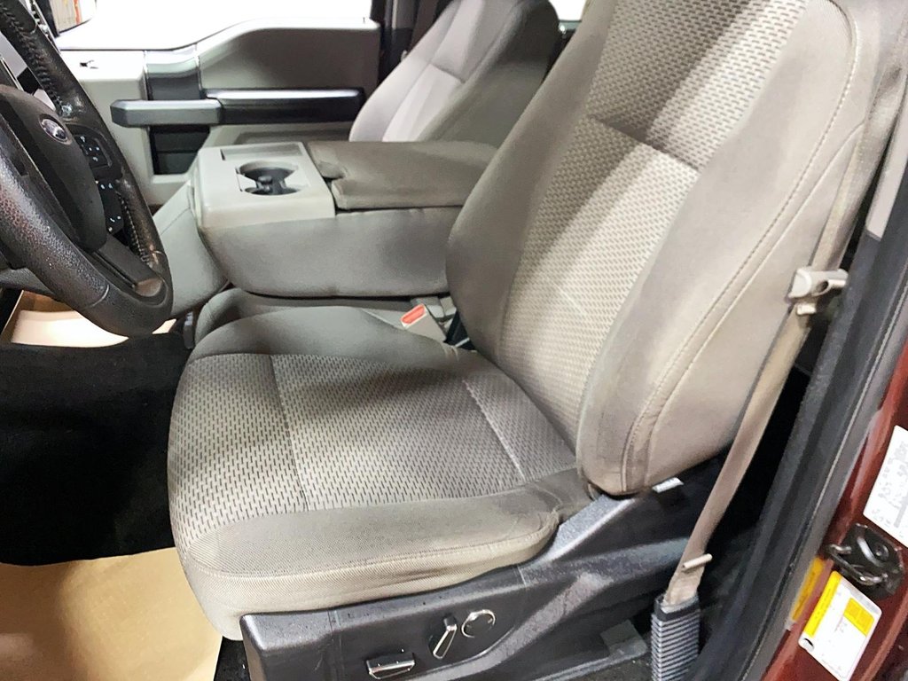 Ford F-150  2015 à Jonquière, Québec - 9 - w1024h768px