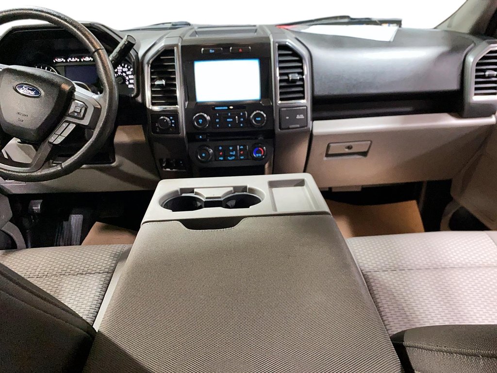 Ford F-150  2015 à Jonquière, Québec - 10 - w1024h768px