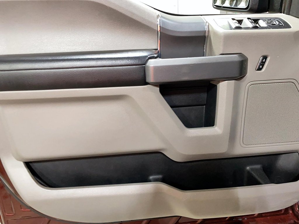 Ford F-150  2015 à Jonquière, Québec - 8 - w1024h768px