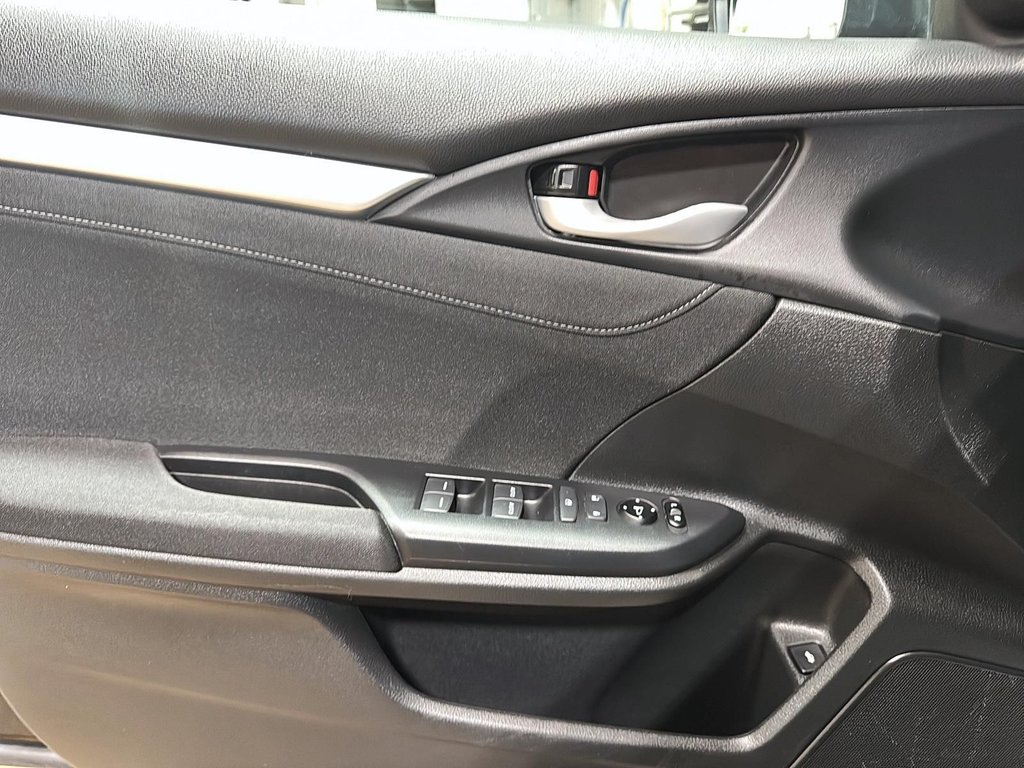 2019 Honda Civic Sedan in Jonquière, Quebec - 11 - w1024h768px