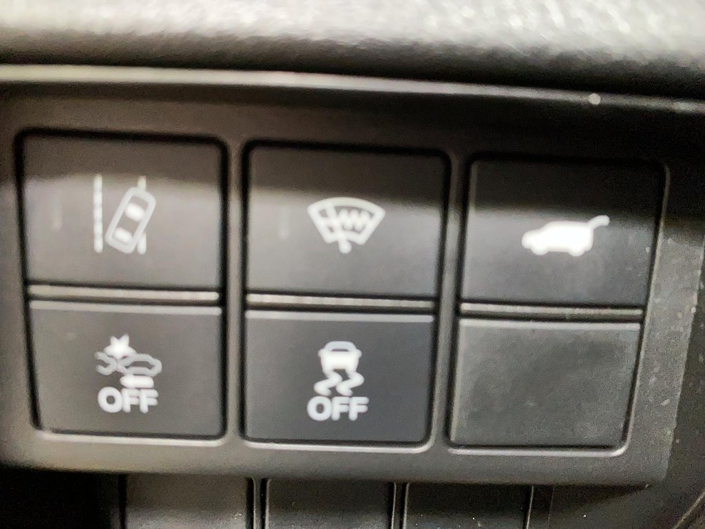 2019 Honda CR-V Touring in Chicoutimi, Quebec - 12 - w1024h768px