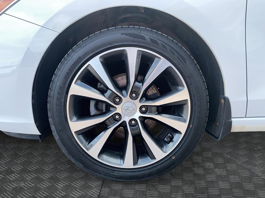 Hyundai Elantra GT  2018 à Sept-Îles, Québec - 12 - w1024h768px