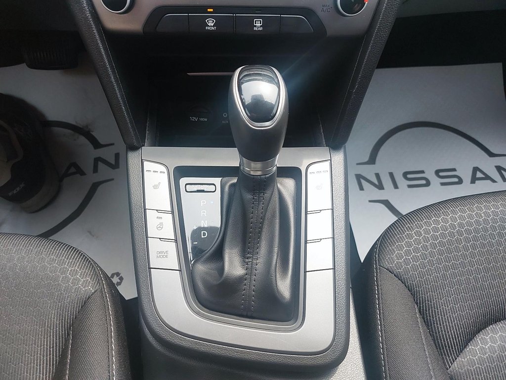 2017 Hyundai Elantra in Sept-Îles, Quebec - 15 - w1024h768px