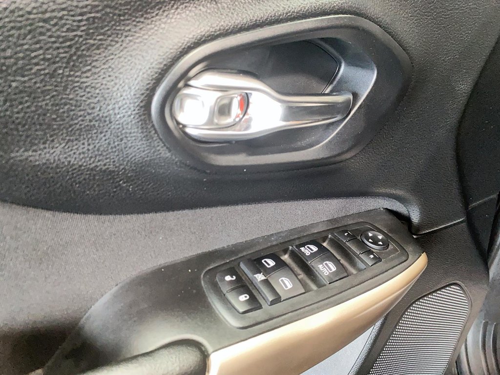 Jeep Cherokee North 2018 à Chicoutimi, Québec - 11 - w1024h768px