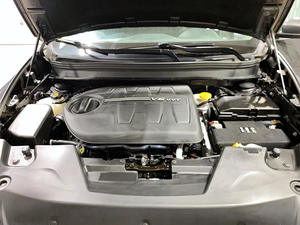 2018 Jeep Cherokee in Sept-Îles, Quebec - 7 - w1024h768px
