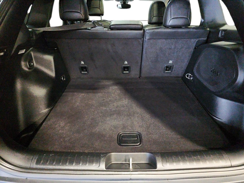 2020 Jeep Cherokee in Sept-Îles, Quebec - 6 - w1024h768px