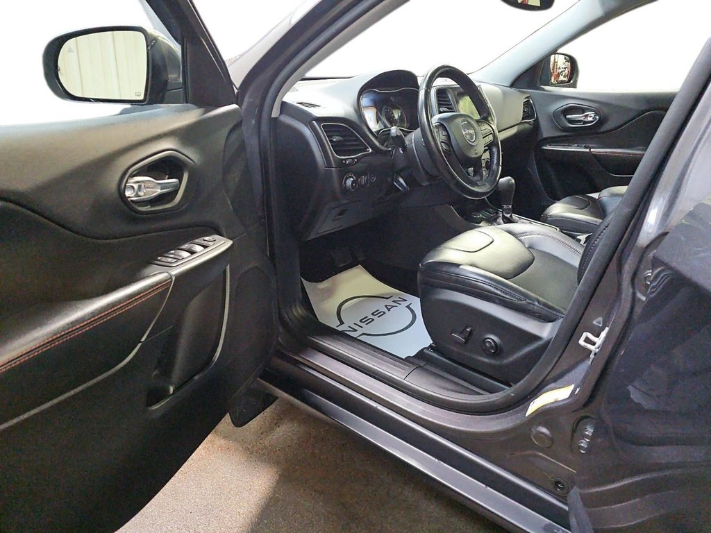 2020 Jeep Cherokee in Sept-Îles, Quebec - 11 - w1024h768px