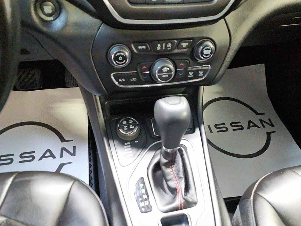 2020 Jeep Cherokee in Sept-Îles, Quebec - 15 - w1024h768px