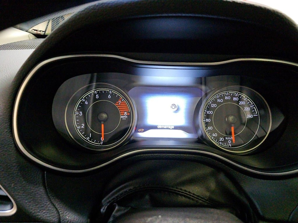 2020 Jeep Cherokee in Sept-Îles, Quebec - 14 - w1024h768px