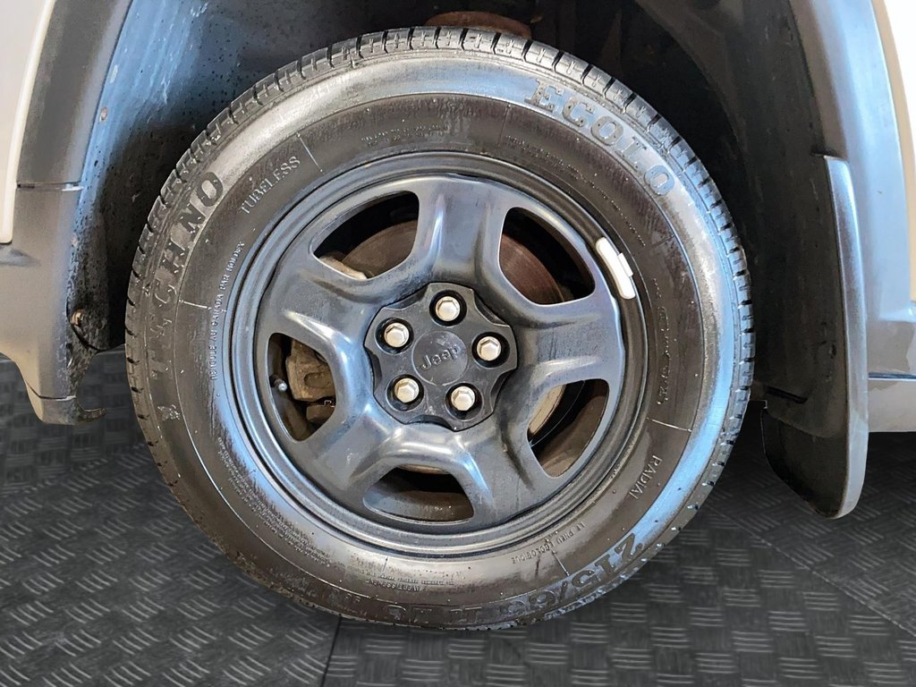 2018 Jeep Compass in Sept-Îles, Quebec - 6 - w1024h768px