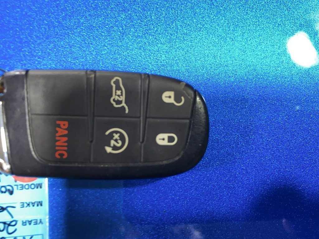2020 Jeep Compass in Sept-Îles, Quebec - 21 - w1024h768px