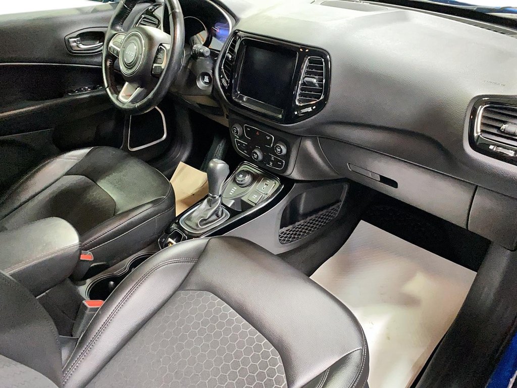 2020 Jeep Compass in Sept-Îles, Quebec - 20 - w1024h768px