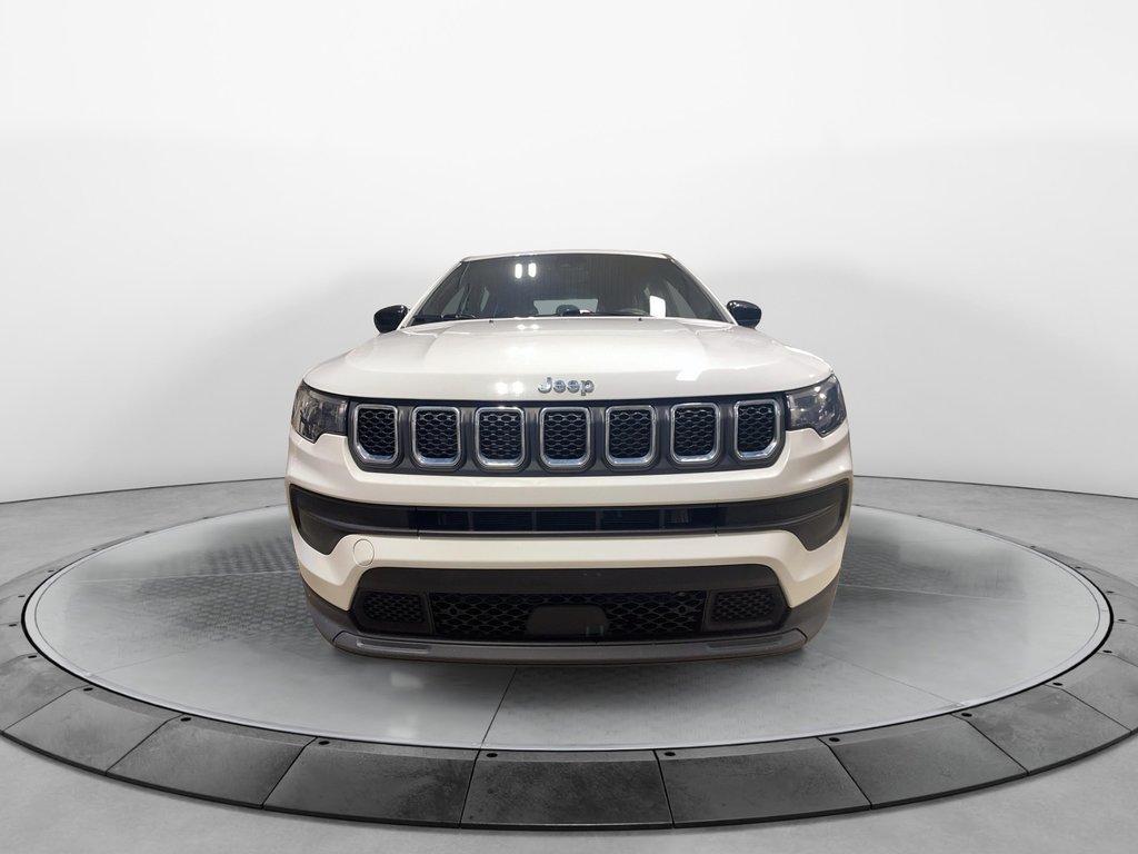 Jeep Compass Sport 2024 à Chicoutimi, Québec - 2 - w1024h768px