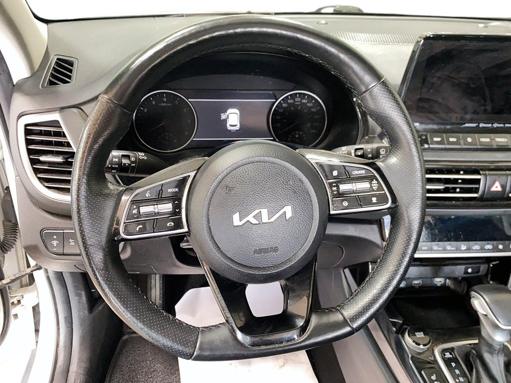 Kia Seltos  2023 à Jonquière, Québec - 12 - w1024h768px