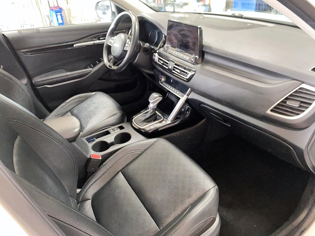 Kia Seltos  2023 à Jonquière, Québec - 11 - w1024h768px