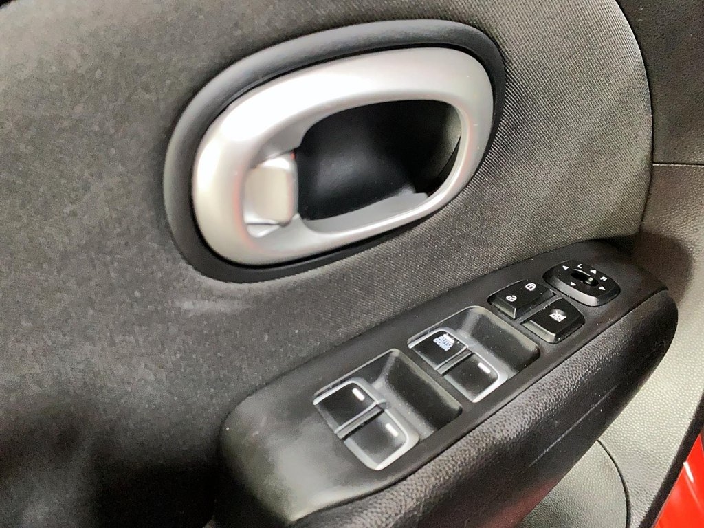 2019 Kia Soul in Baie-Comeau, Quebec - 11 - w1024h768px
