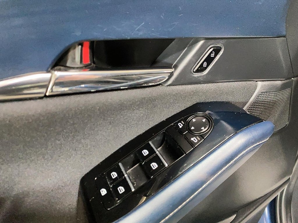 2021 Mazda CX-30 in Sept-Îles, Quebec - 11 - w1024h768px