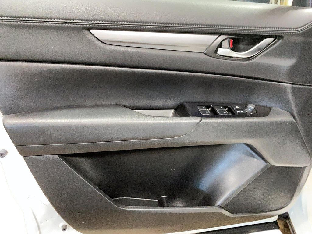 2023 Mazda CX-5 in Baie-Comeau, Quebec - 9 - w1024h768px