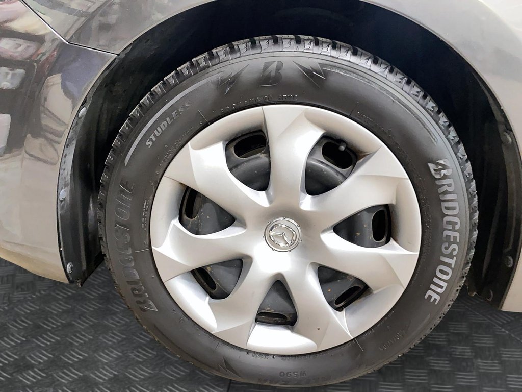 2017 Mazda 3 GS in Jonquière, Quebec - 7 - w1024h768px