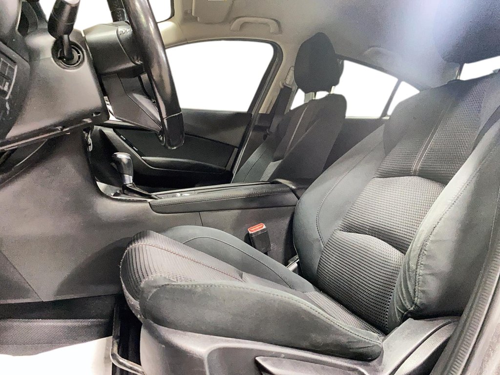 2017 Mazda 3 GS in Jonquière, Quebec - 9 - w1024h768px