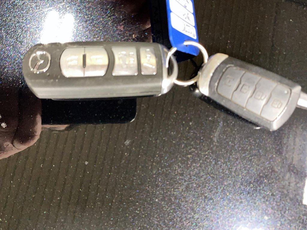 2018 Mazda 3 in Jonquière, Quebec - 21 - w1024h768px