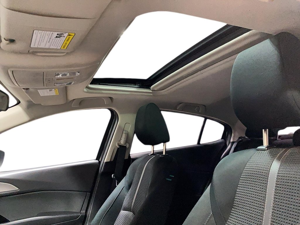 2018 Mazda 3 in Jonquière, Quebec - 11 - w1024h768px