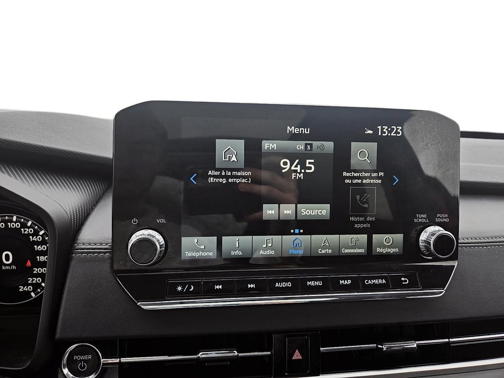 2024 Mitsubishi Outlander Plug-In Hybrid in Jonquière, Quebec - 14 - w1024h768px