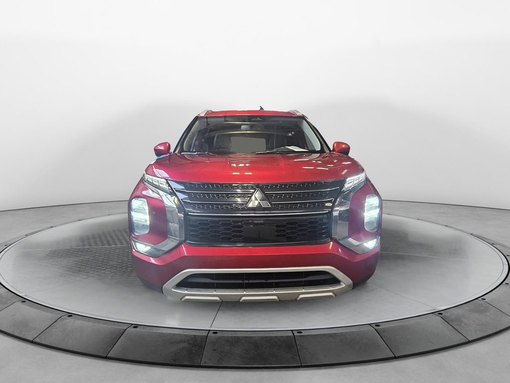 2024 Mitsubishi Outlander Plug-In Hybrid in Jonquière, Quebec - 3 - w1024h768px