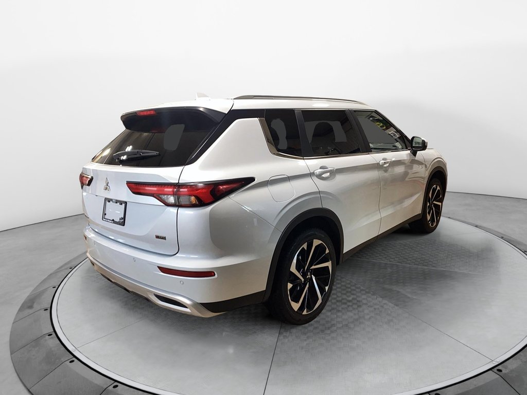 2023 Mitsubishi Outlander Toit pano. in Chicoutimi, Quebec - 4 - w1024h768px