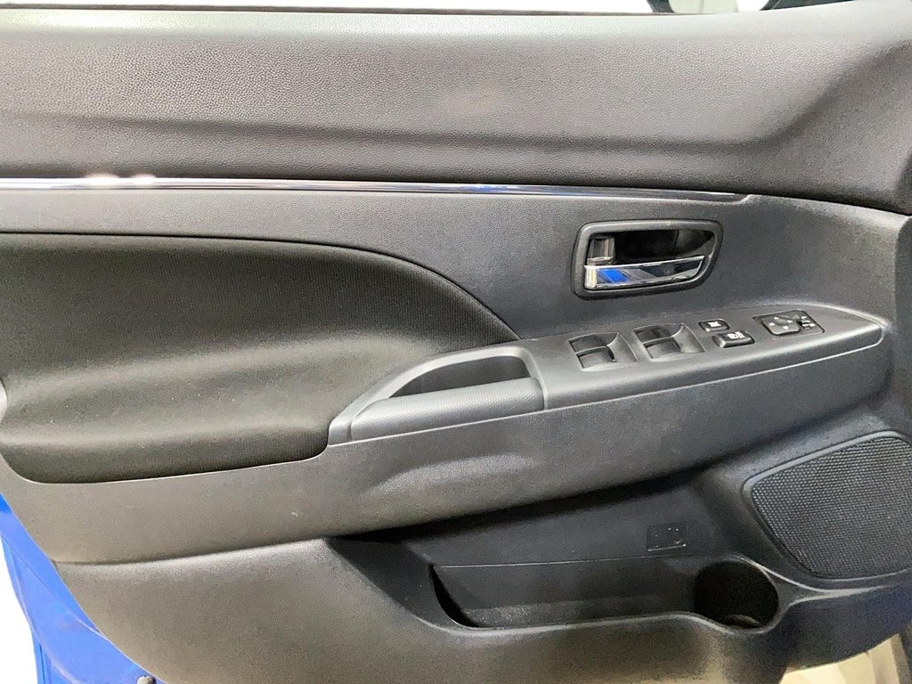 2022 Mitsubishi RVR in Baie-Comeau, Quebec - 10 - w1024h768px
